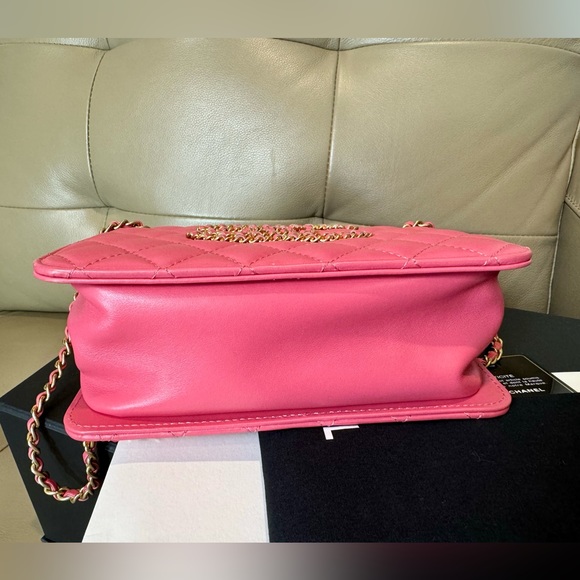 CHANEL▪️Quilted Calfskin Chain CC Small Accordion Tote Gold Hardware - Picture 11 of 15